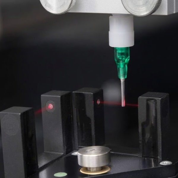 adhesive dispensing tips